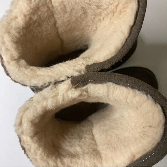 BearPaw Boshie Suede Brown and Tan Women’s Boots Size 7. Excellent Condition. - Picture 9 of 13